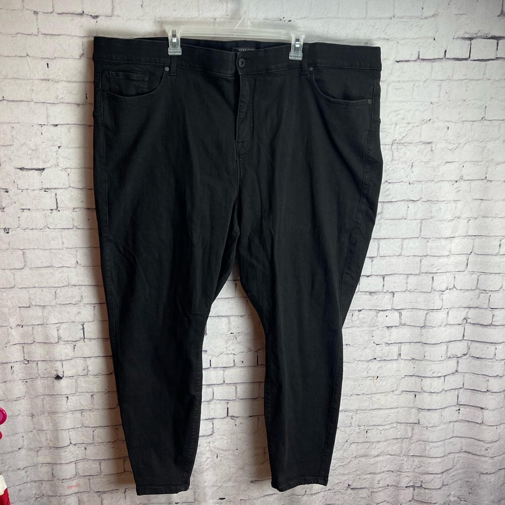 Torrid black bombshell skinny jeans size 30T premium stretch